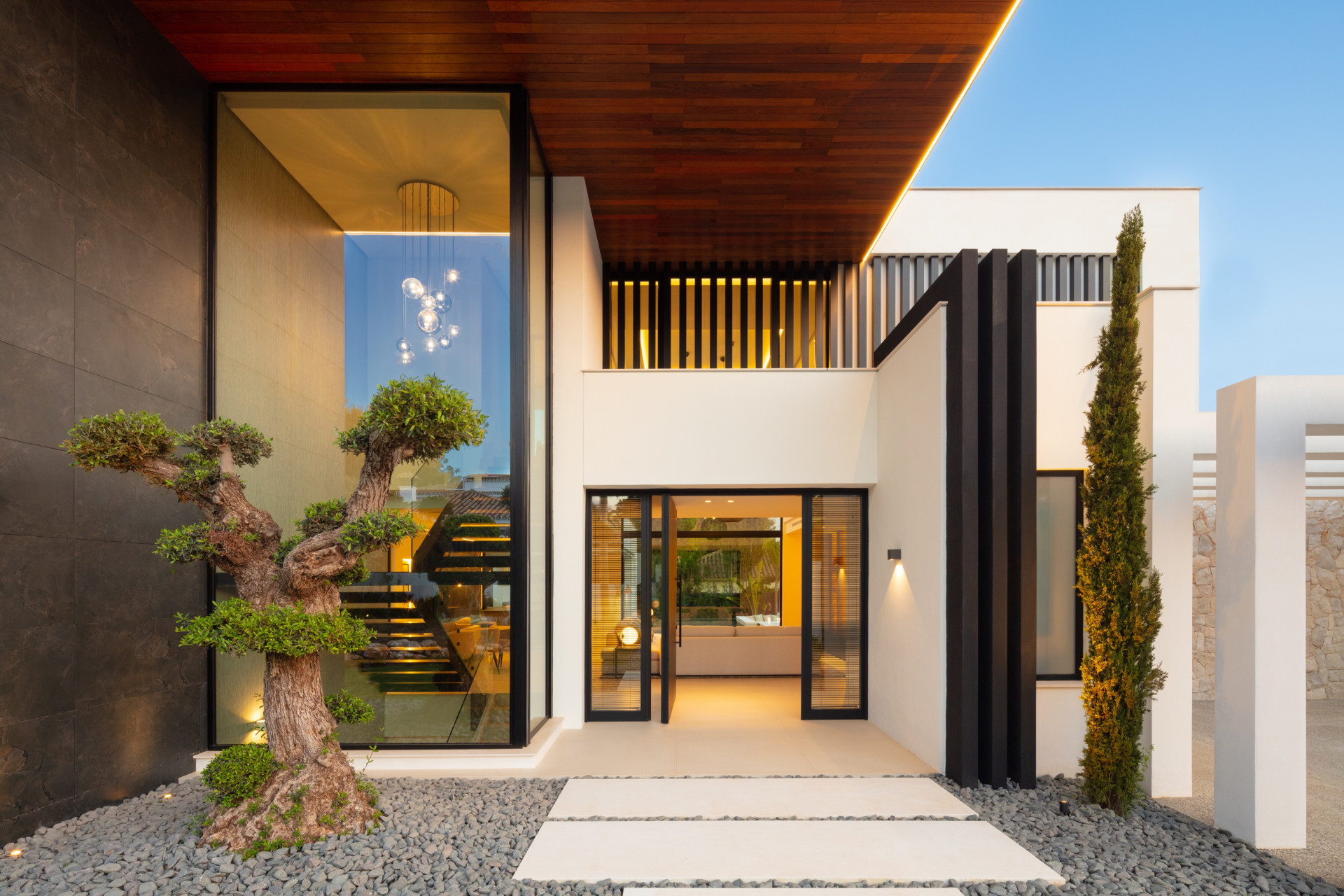 Image 32: detached villa For sale, Nueva Andalucía, €5,995,000 [HFM-C40045]