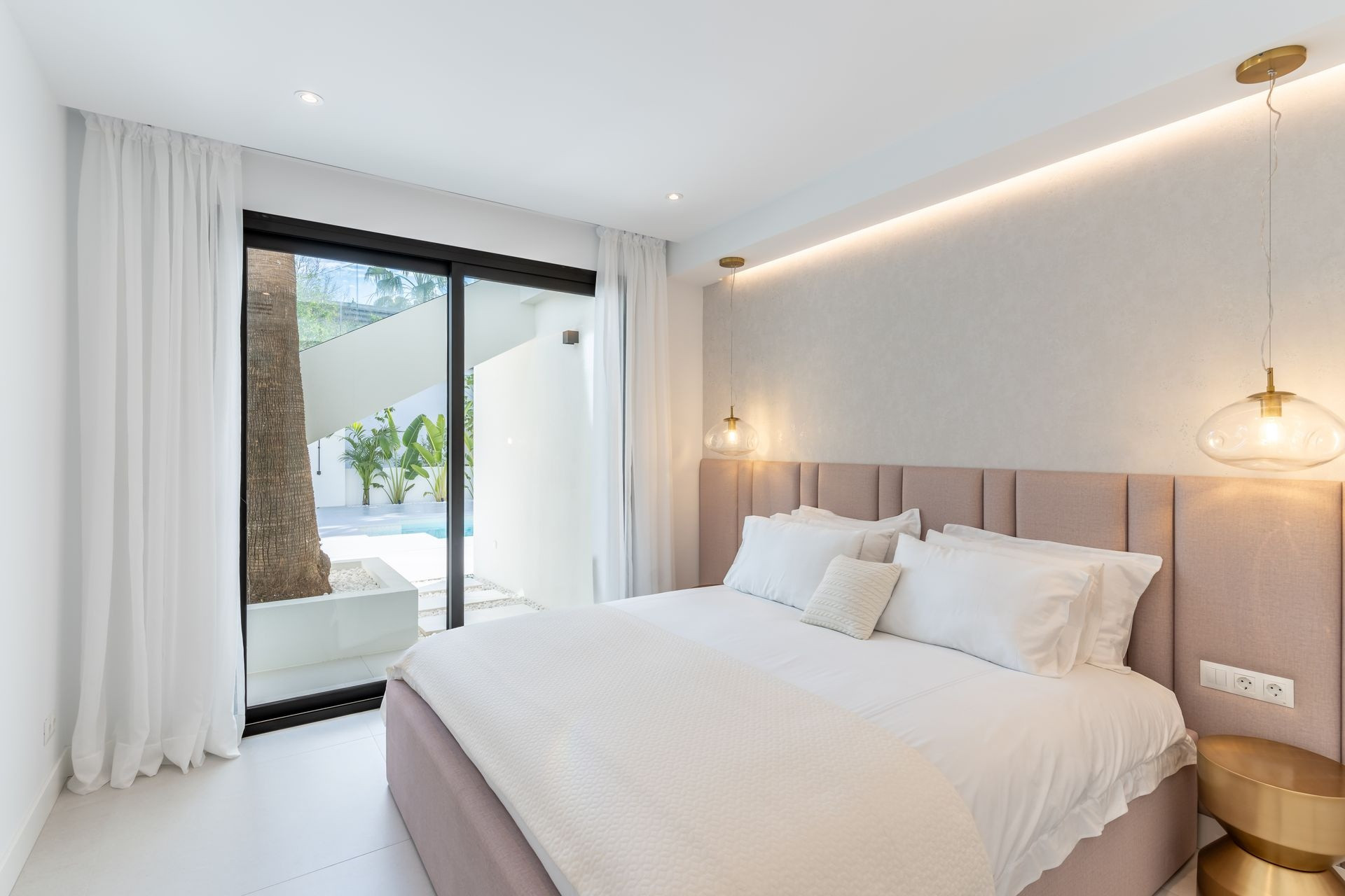 Image 58: detached villa For sale, Marbella, €3,495,000 [HFM-CL10041]