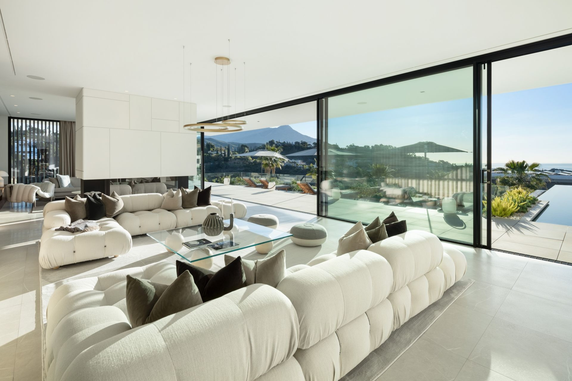 Image 42: detached villa For sale, Benahavís, €11,500,000 [HFM-C40052]