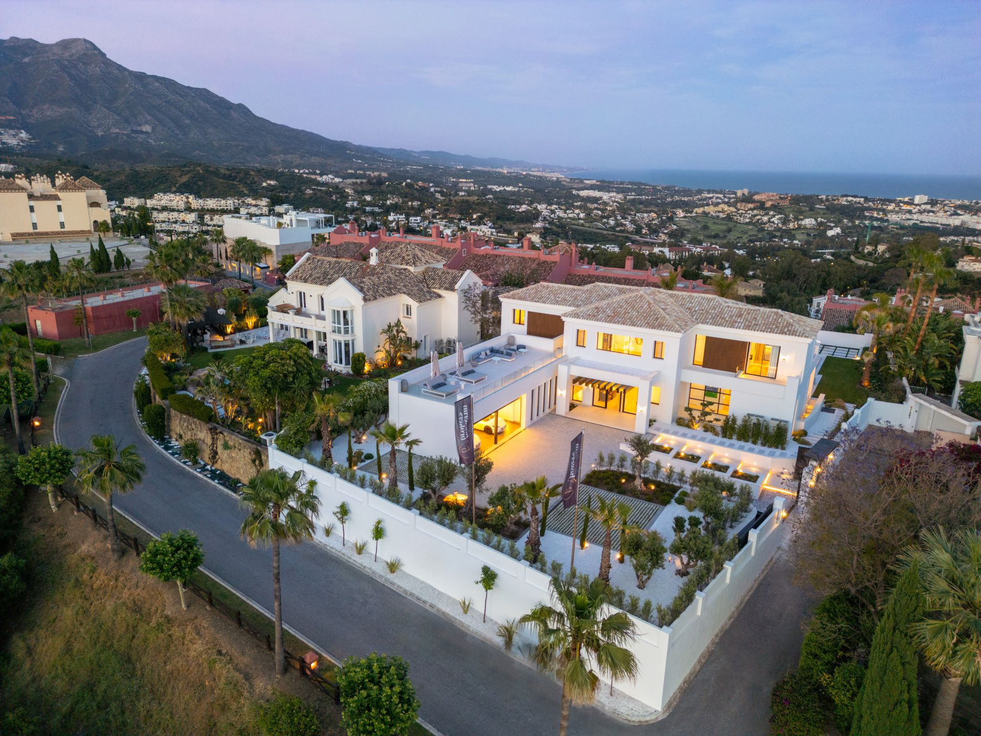 Image 44: detached villa For sale, Benahavís, €9,600,000 [HFM-C40054]