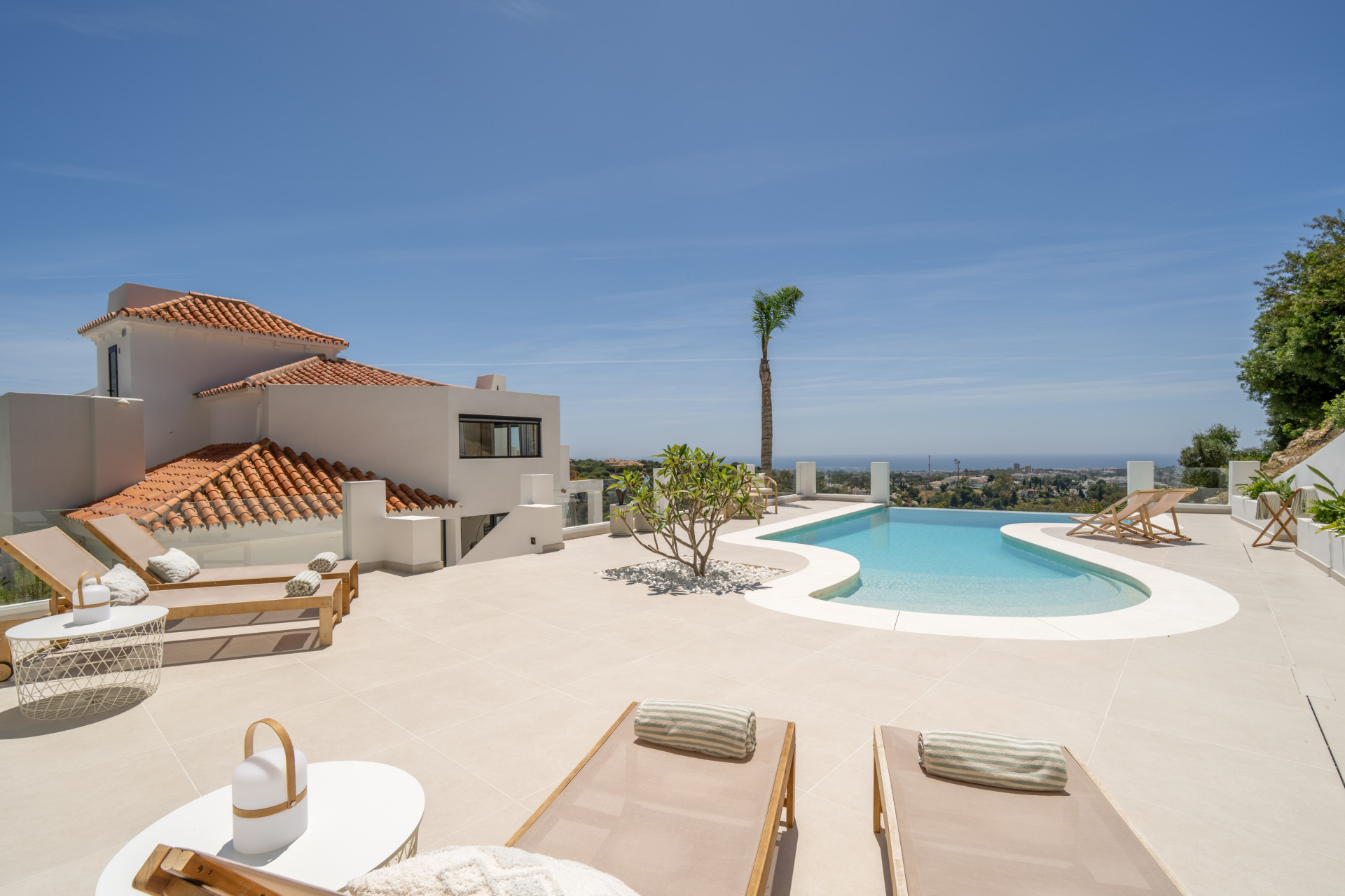 Image 52: detached villa For sale, Nueva Andalucía, €4,950,000 [HFM-C40042]