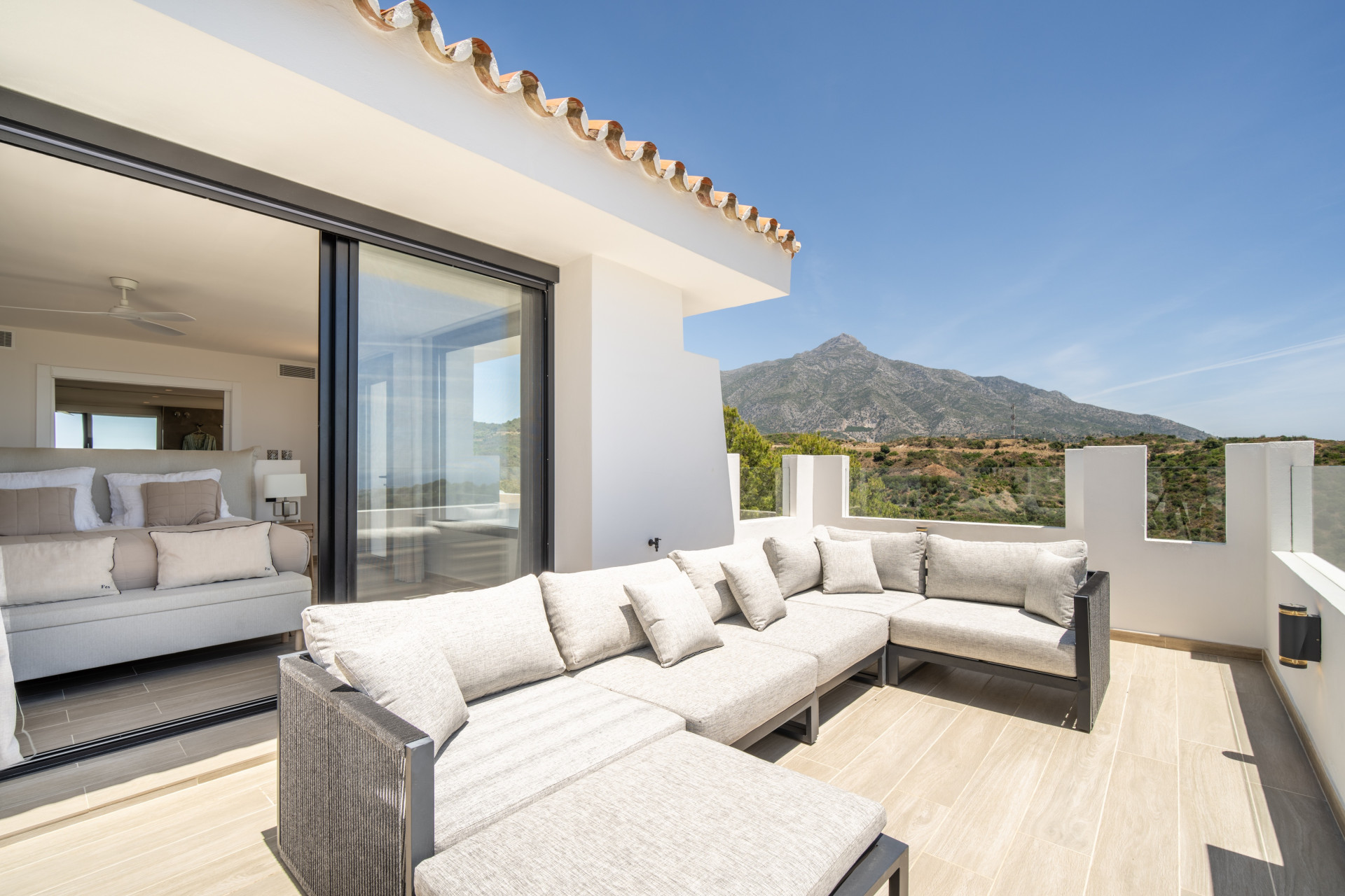 Image 52: detached villa For sale, Nueva Andalucía, €4,950,000 [HFM-C40042]