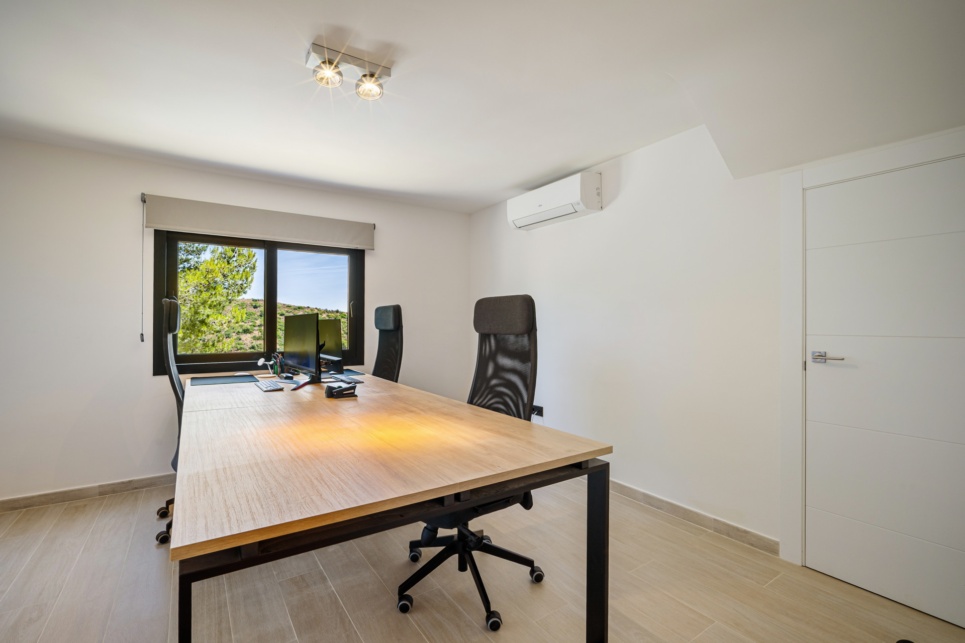 Image 52: detached villa For sale, Nueva Andalucía, €4,950,000 [HFM-C40042]