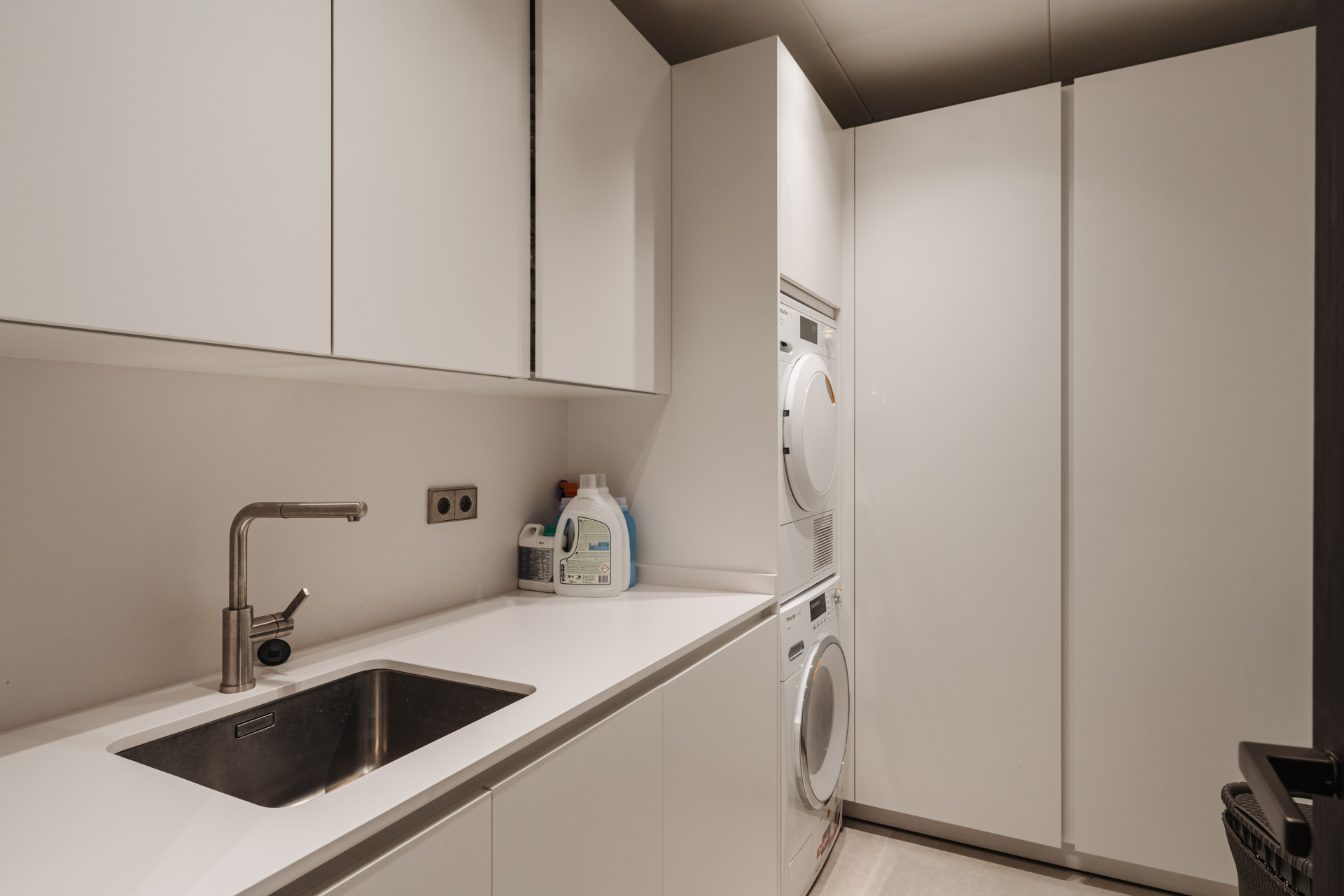 Image 59: detached villa For sale, Benahavís, €5,950,000 [HFM-C40043]