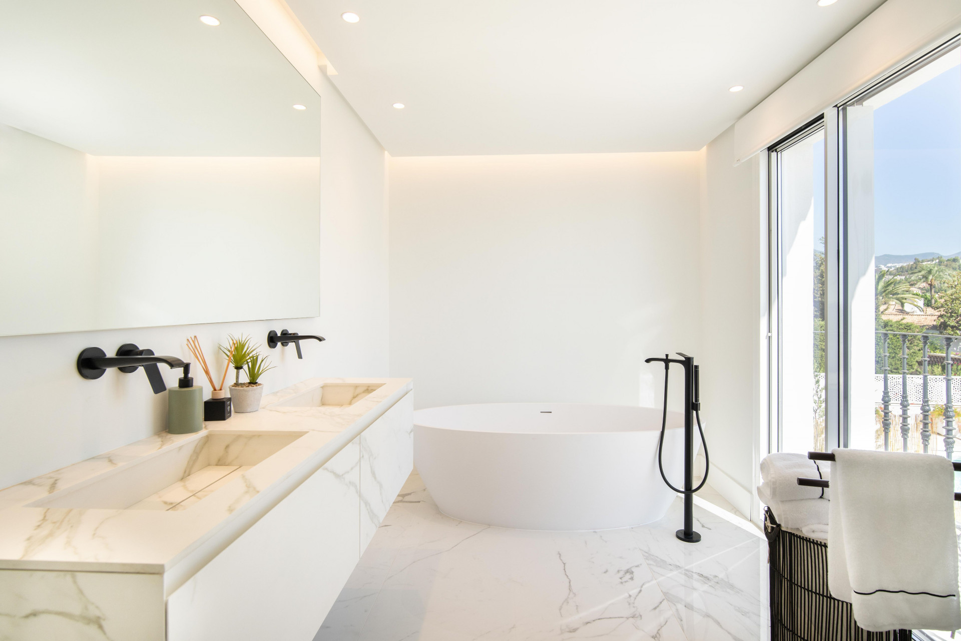 Image 33: villa - chalet For sale, Nueva Andalucía, €2,750,000 [HFM-C40041]