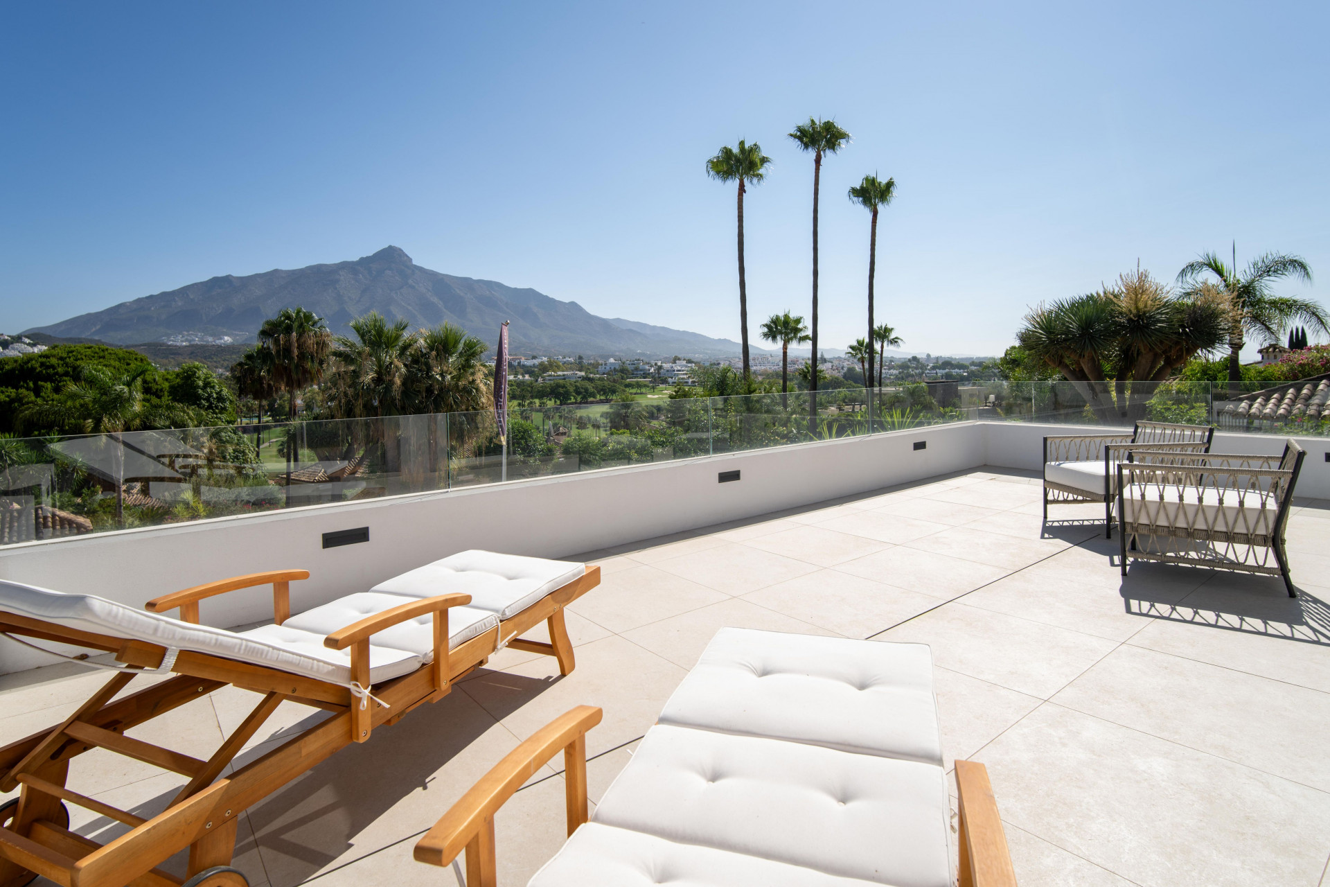 Image 33: villa - chalet For sale, Nueva Andalucía, €2,750,000 [HFM-C40041]