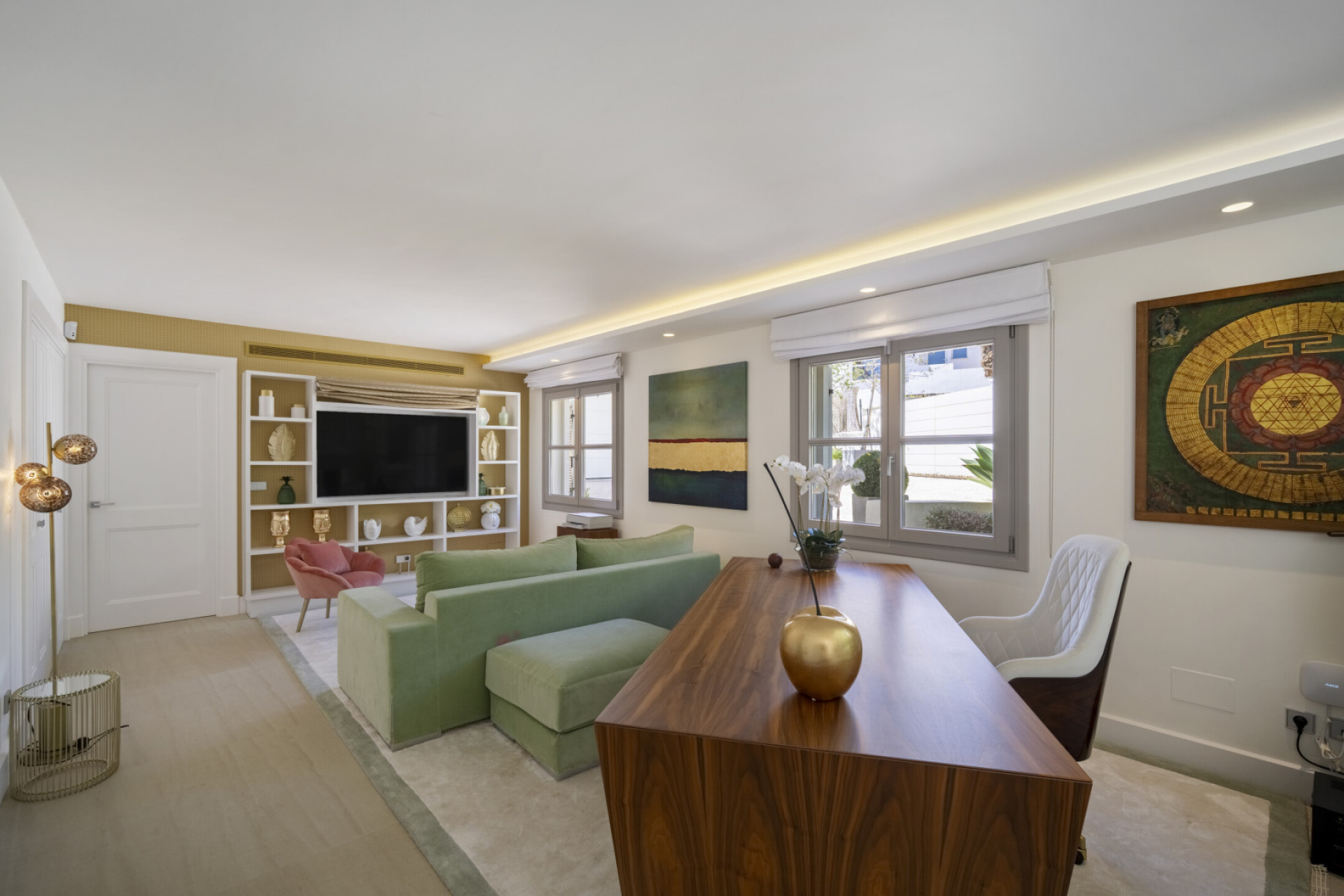 Image 43: detached villa For sale, Nueva Andalucía, €10,900,000 [HFM-C40034]