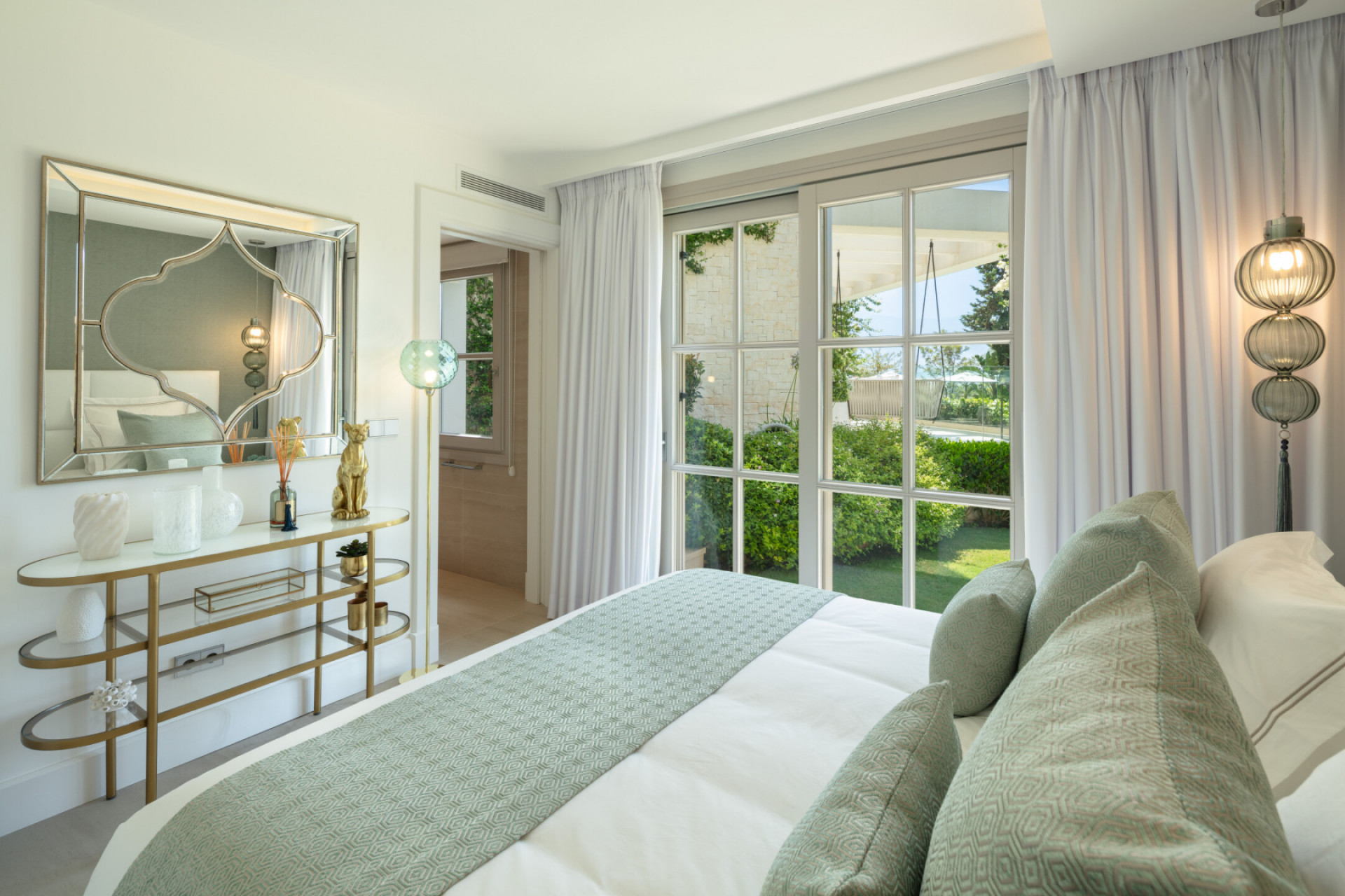 Image 43: detached villa For sale, Nueva Andalucía, €10,900,000 [HFM-C40034]