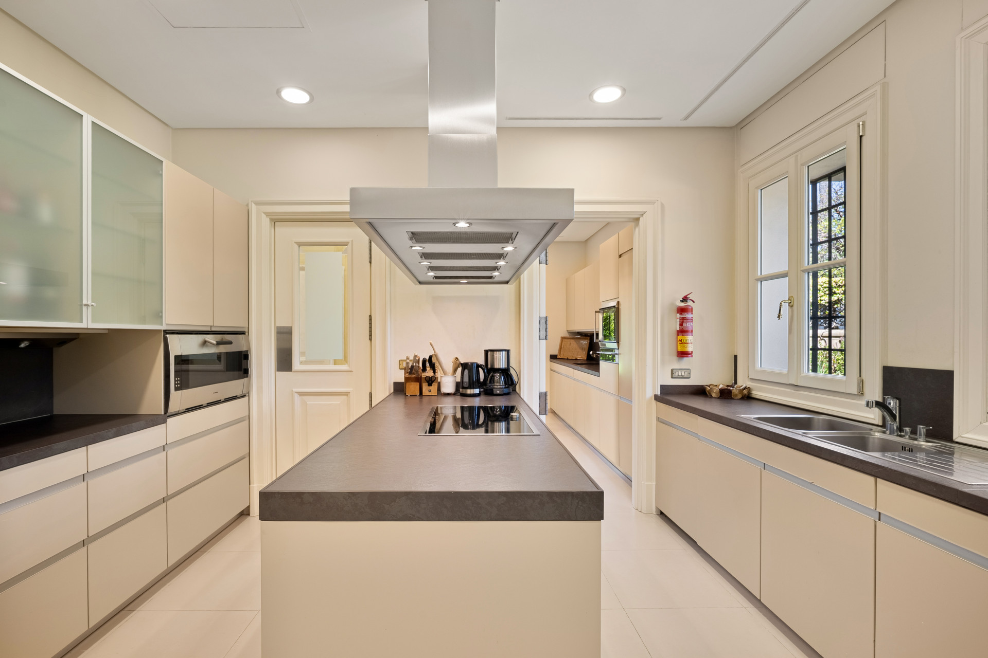 Image 32: detached villa For sale, Marbella, €10,700,000 [HFM-C40036]