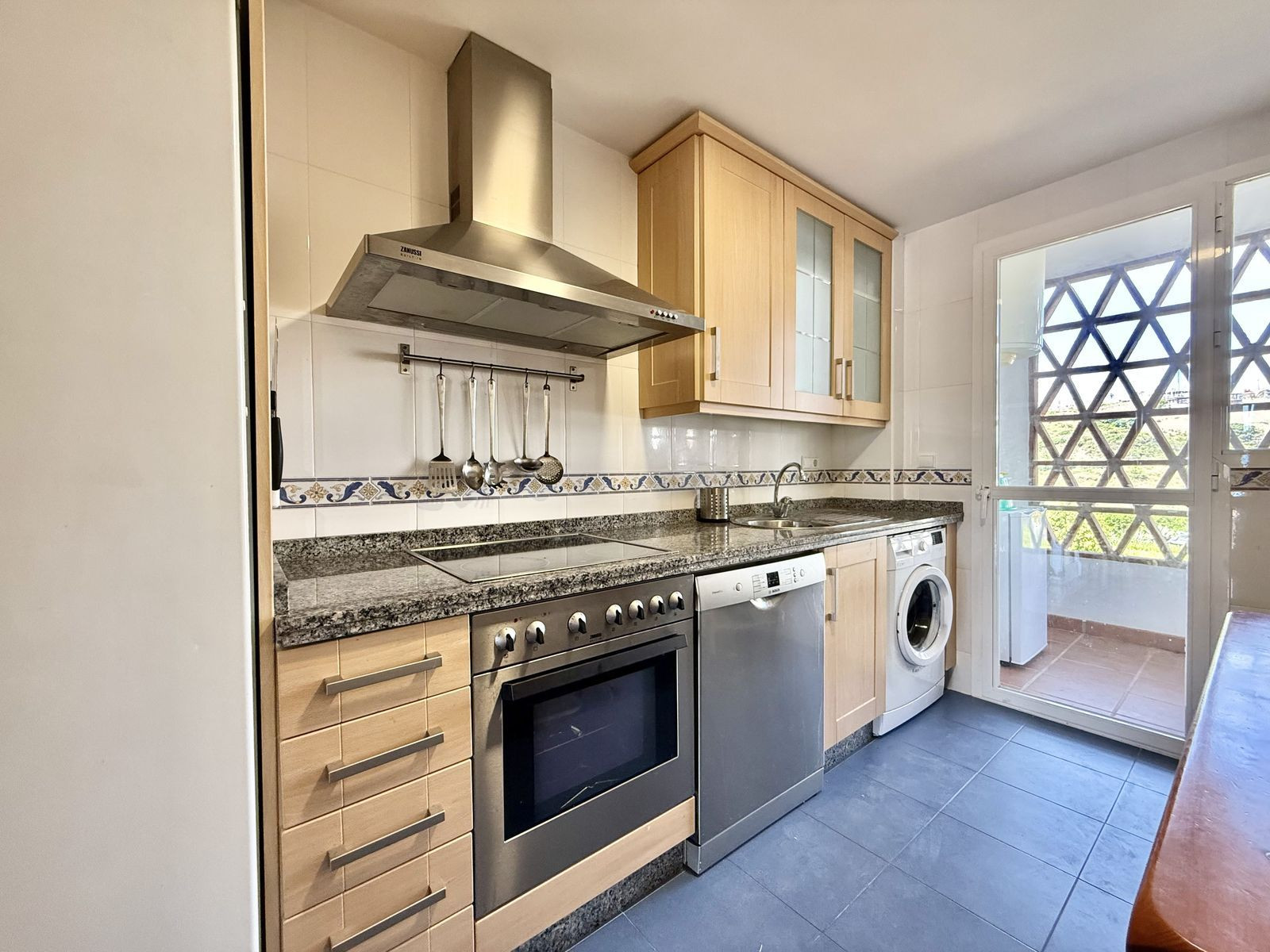 Image 24: apartment For sale, Estepona, €365,000 [HFM-CL10033]