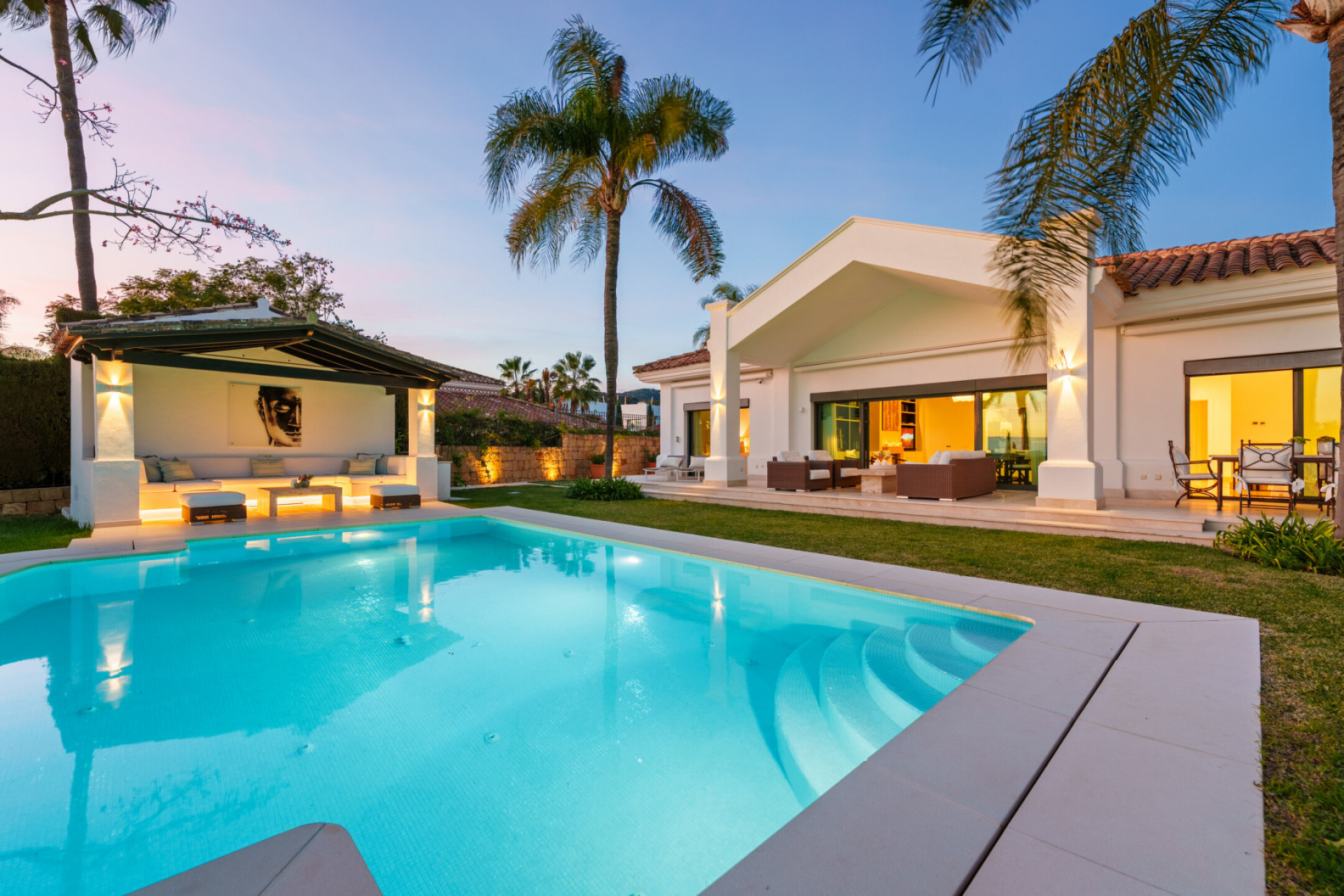 Image {index}: detached villa For sale, Nueva Andalucía, €4,390,000 [HFMs684644]