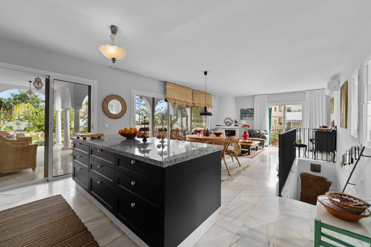 Image {index}: detached villa For sale, Mijas Costa, €749,000 [HFMs684122]