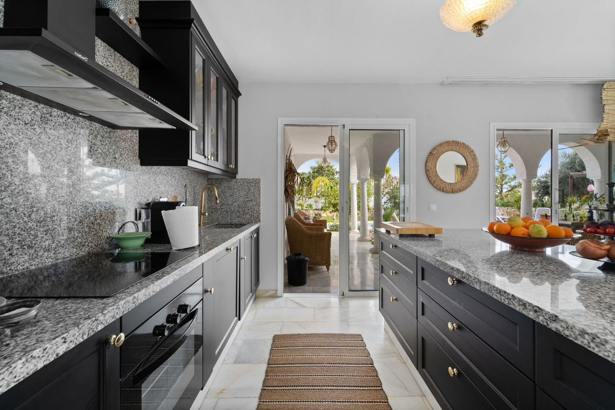 Image {index}: detached villa For sale, Mijas Costa, €749,000 [HFMs684122]