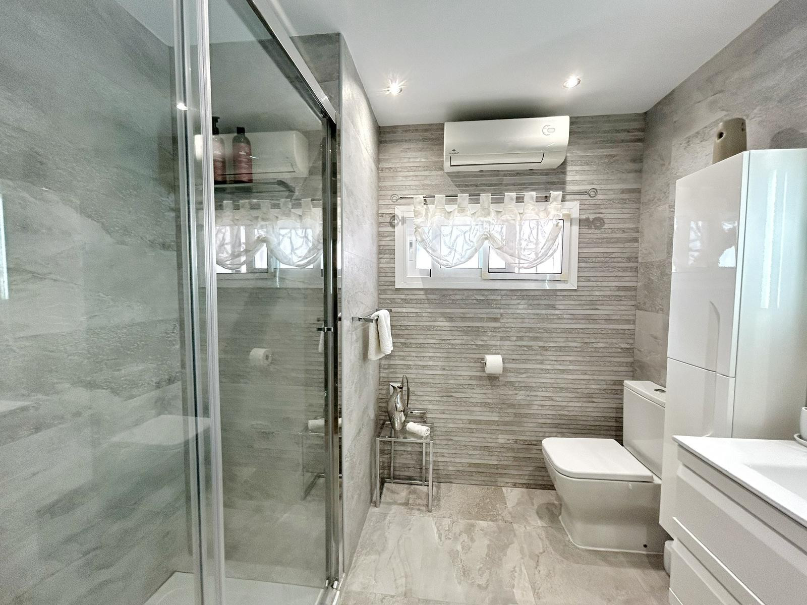 Image 31: Detached Villa For sale, Mijas Costa, €980,000 [HFMs689120]