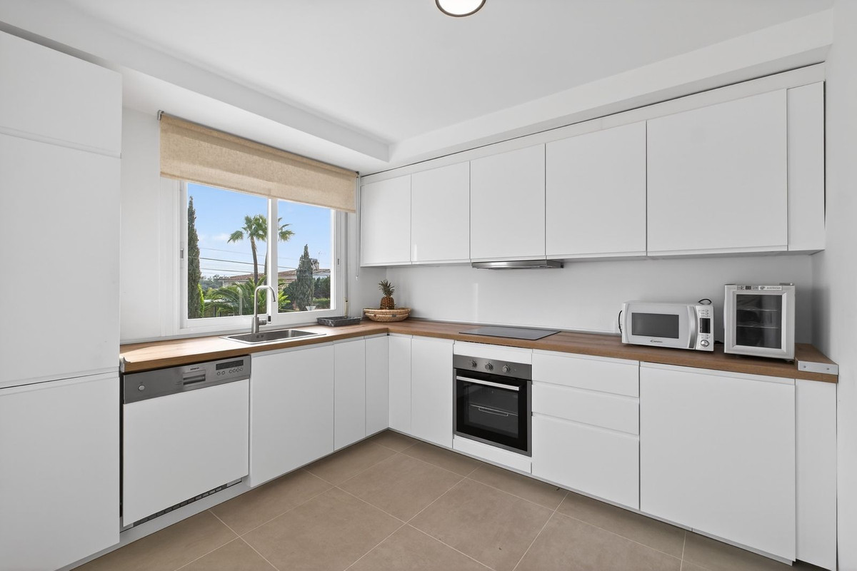 Image 16: Detached Villa For sale, Marbella, €1,649,000 [HFMs689376]