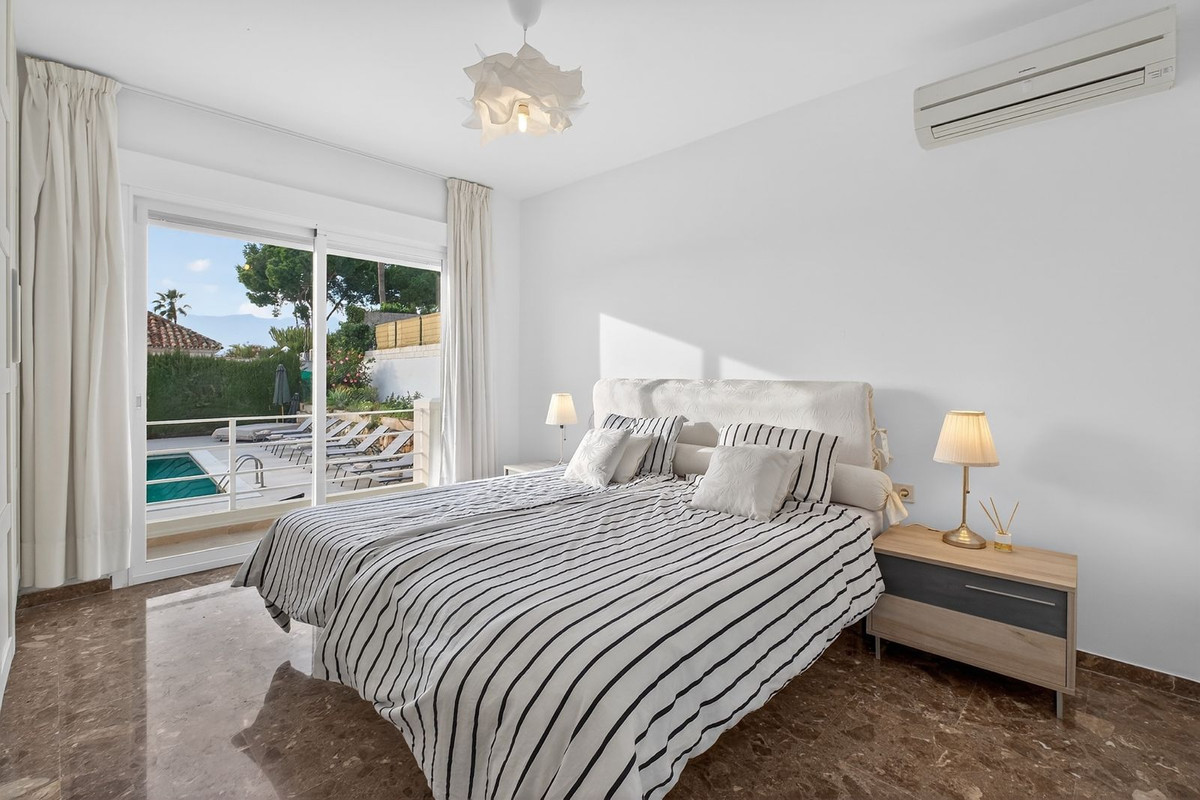 Image 28: Detached Villa For sale, Marbella, €1,649,000 [HFMs689376]