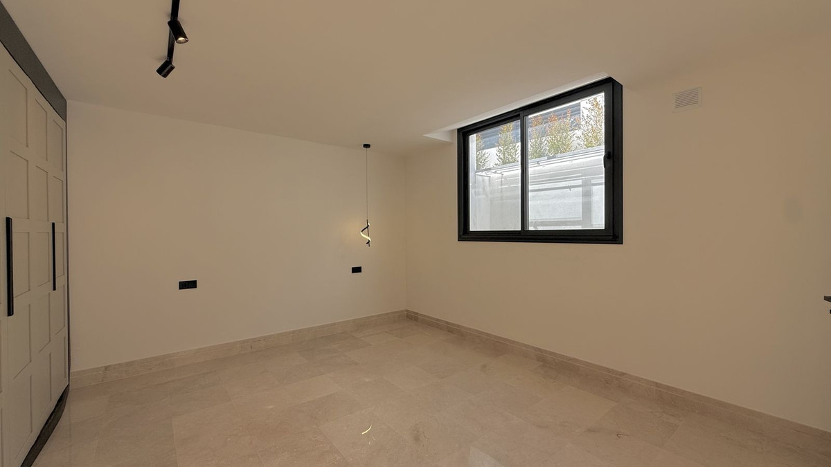 Image 27: Villa - Chalet For sale, Nueva Andalucía, €2,200,000 [HFMs688271]