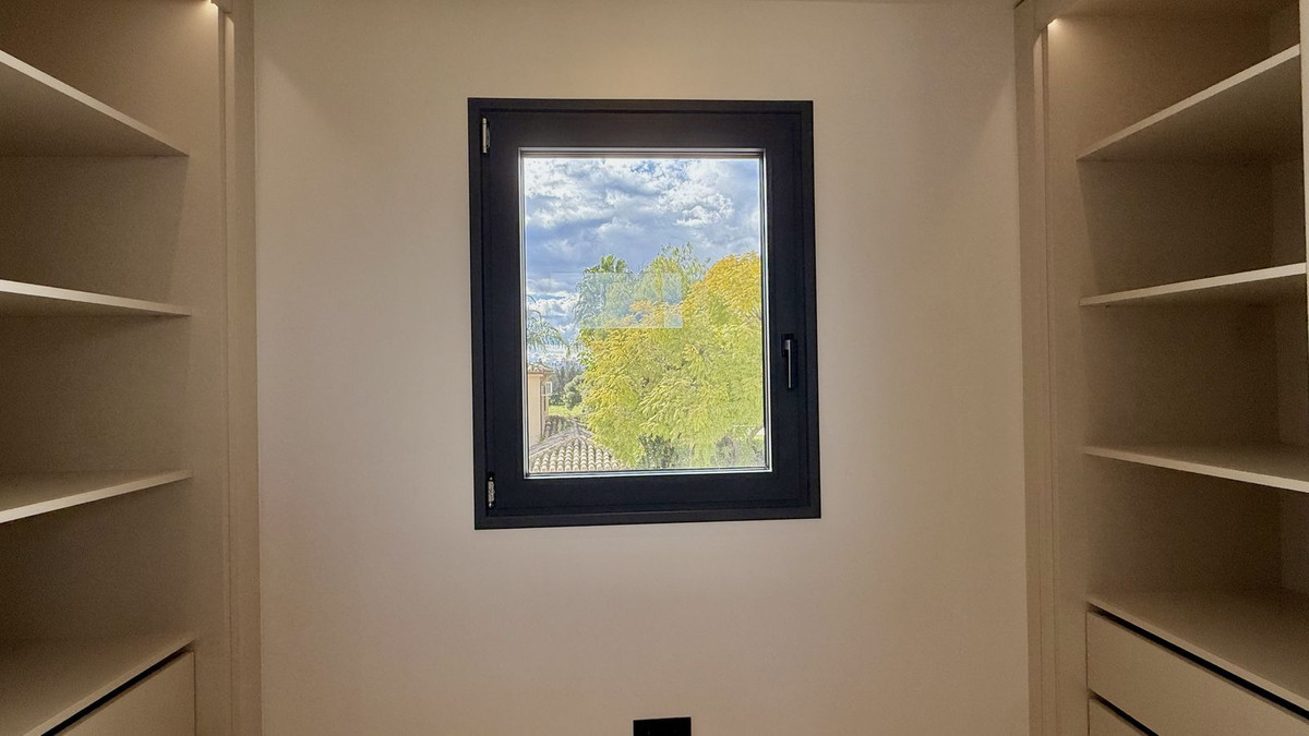 Image 18: Villa - Chalet For sale, Nueva Andalucía, €2,200,000 [HFMs688271]