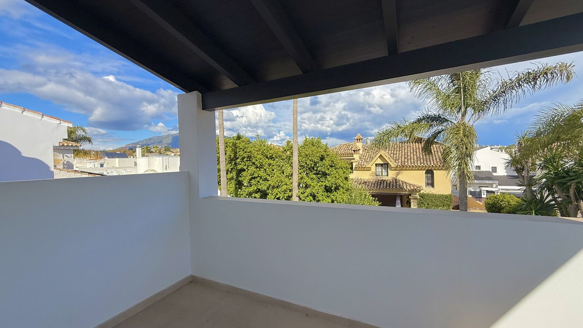 Image 19: Villa - Chalet For sale, Nueva Andalucía, €2,200,000 [HFMs688271]