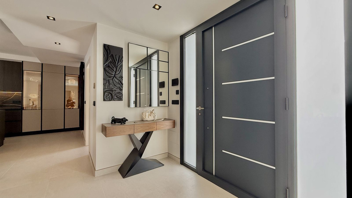 Image 13: Villa - Chalet For sale, Nueva Andalucía, €2,200,000 [HFMs688271]