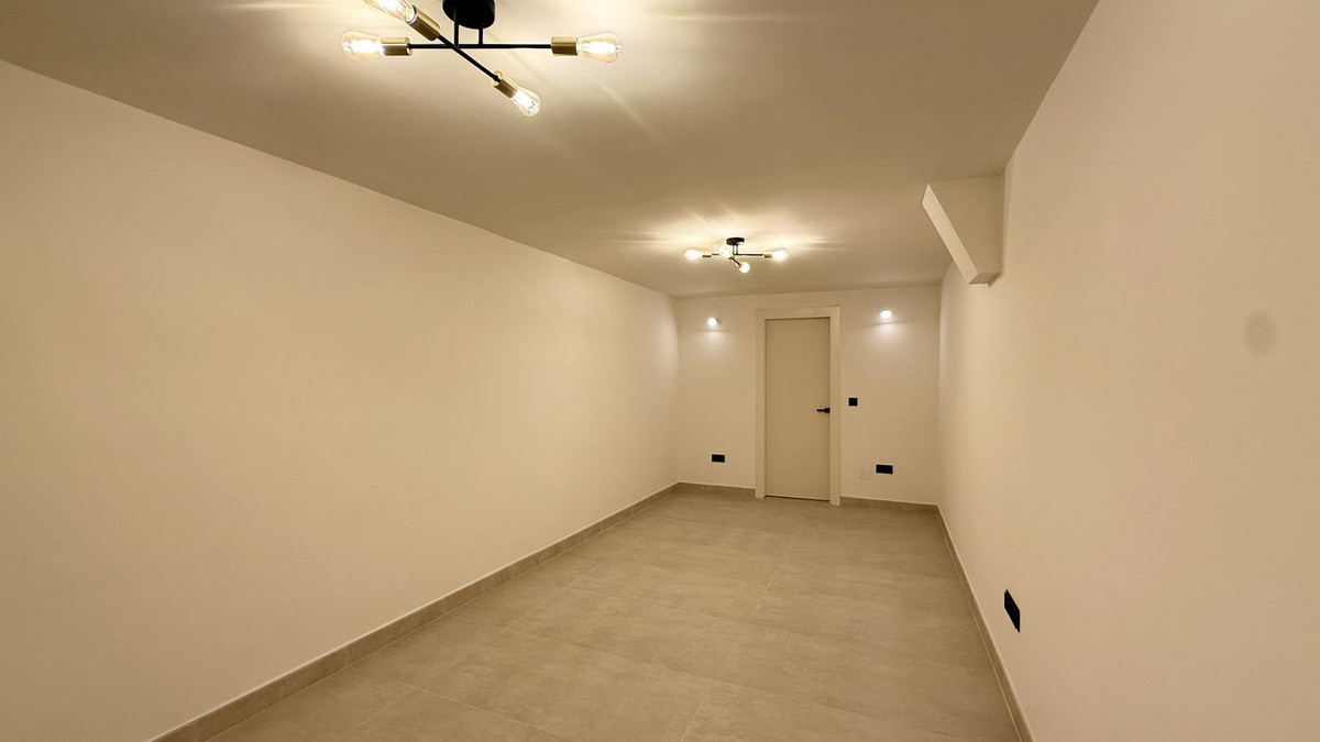 Image 31: Villa - Chalet For sale, Nueva Andalucía, €2,200,000 [HFMs688271]