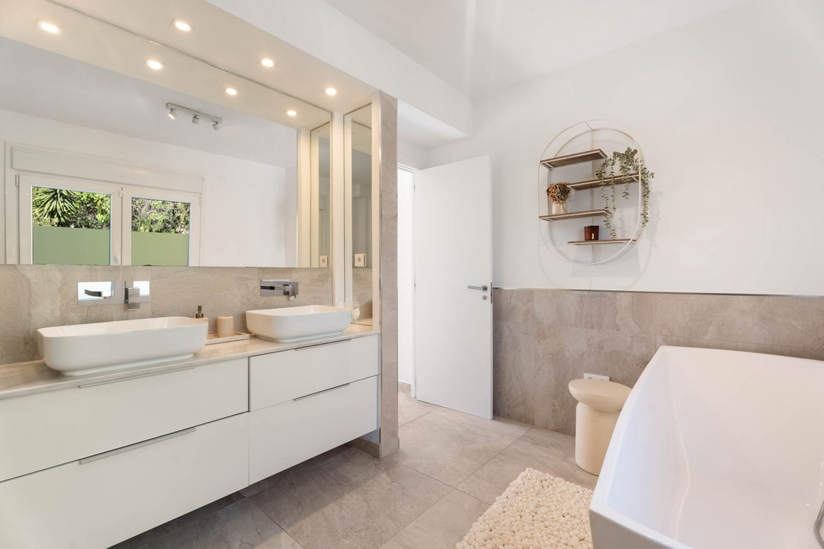 Image 16: Detached Villa For sale, Marbella, €2,380,000 [HFMs688273]