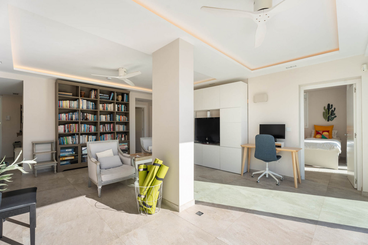 Image 20: Detached Villa For sale, Marbella, €2,380,000 [HFMs688273]