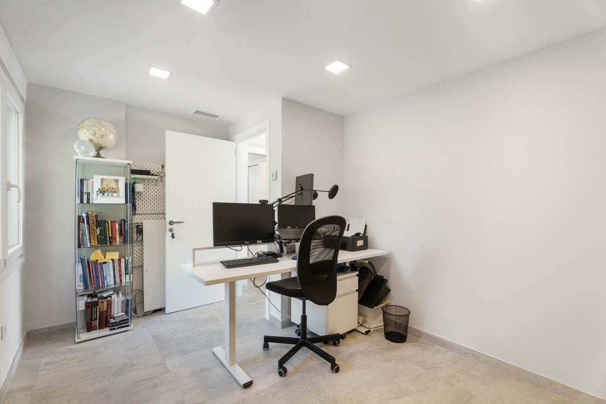 Image 28: Detached Villa For sale, Marbella, €2,380,000 [HFMs688273]