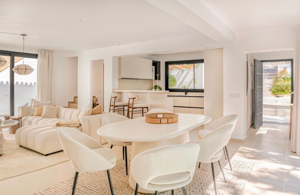 Image 5: Detached Villa For sale, Nueva Andalucía, €1,795,000 [HFMs699457]