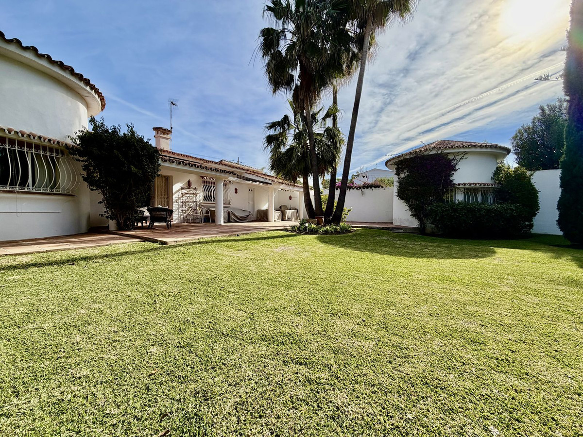 Image 18: Villa - Chalet For sale, San Pedro de Alcántara, €2,495,000 [HFMs701201]