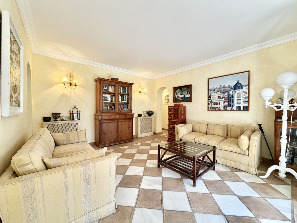 Image 8: Villa - Chalet For sale, San Pedro de Alcántara, €2,495,000 [HFMs701201]