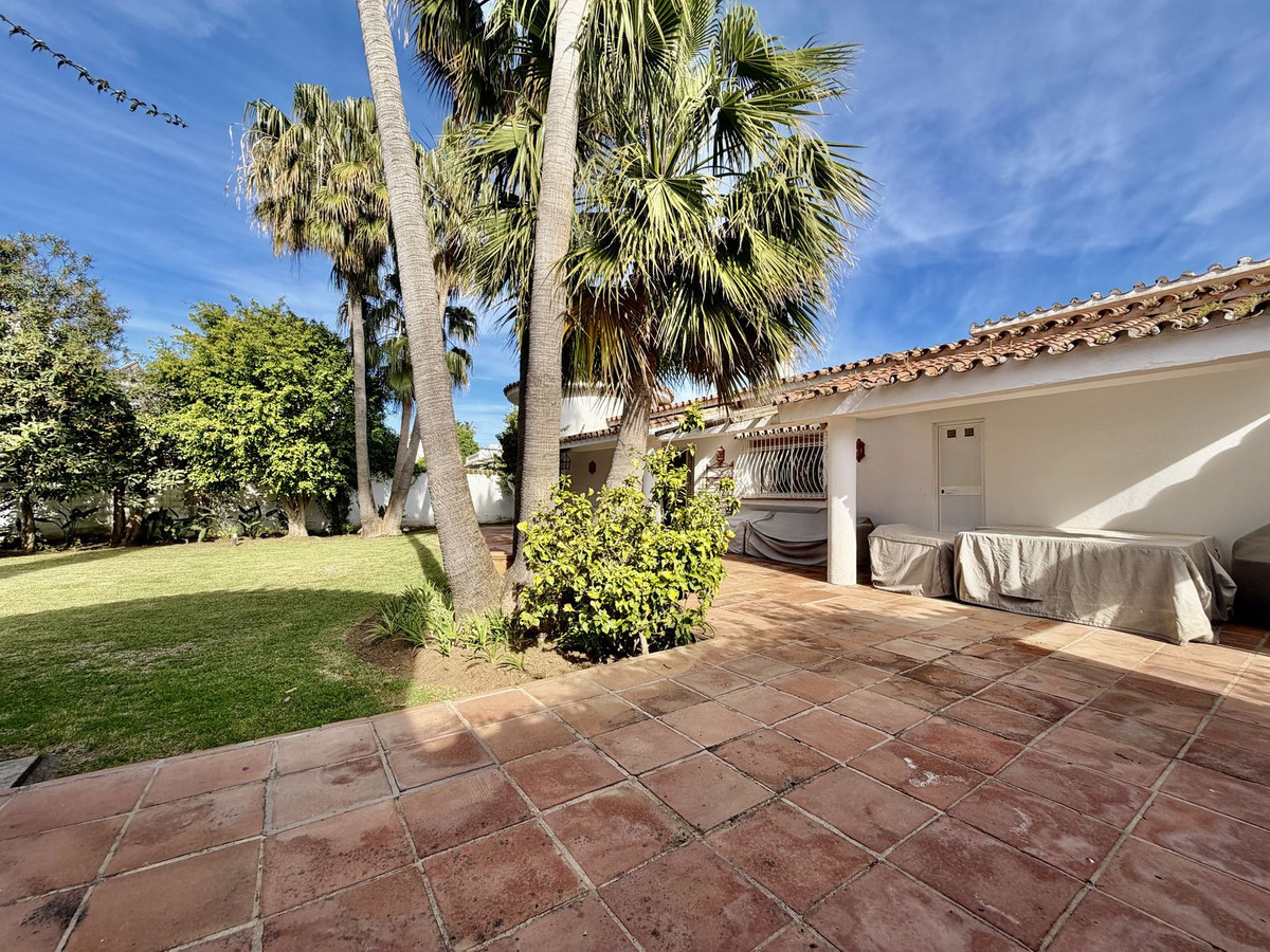Image 19: Villa - Chalet For sale, San Pedro de Alcántara, €2,495,000 [HFMs701201]