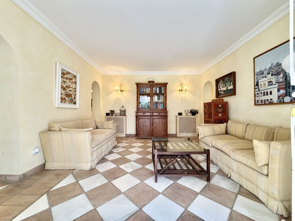 Image 22: Villa - Chalet For sale, San Pedro de Alcántara, €2,495,000 [HFMs701201]