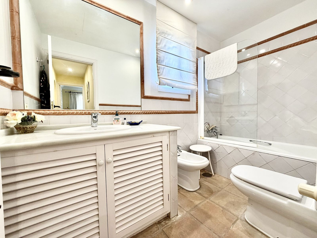 Image 26: Villa - Chalet For sale, San Pedro de Alcántara, €2,495,000 [HFMs701201]