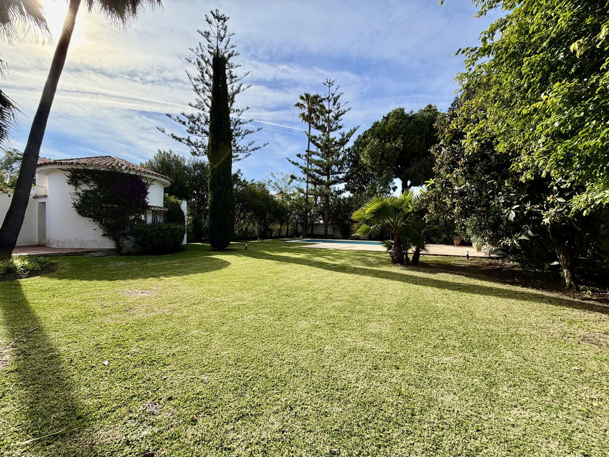 Image 20: Villa - Chalet For sale, San Pedro de Alcántara, €2,495,000 [HFMs701201]