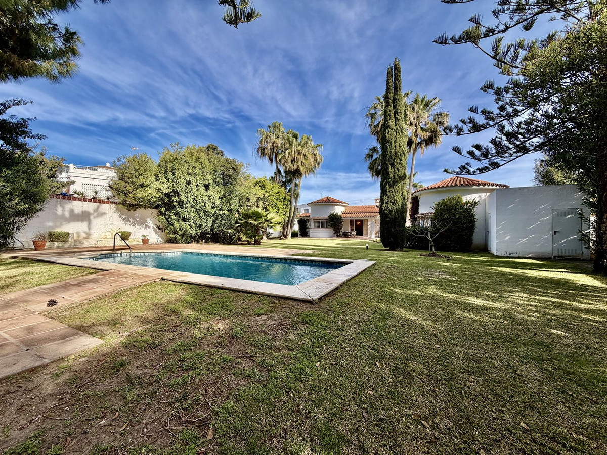 Image 15: Villa - Chalet For sale, San Pedro de Alcántara, €2,495,000 [HFMs701201]