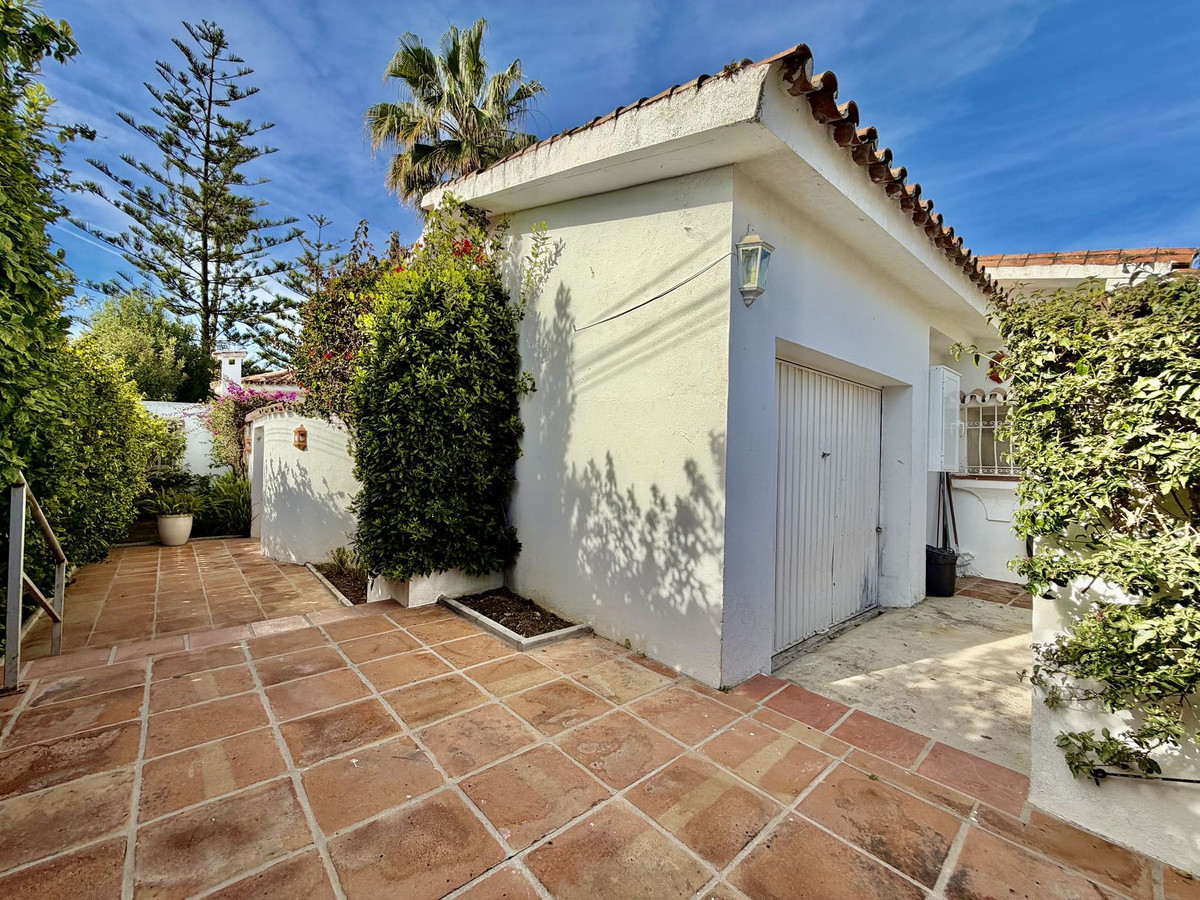 Image 21: Villa - Chalet For sale, San Pedro de Alcántara, €2,495,000 [HFMs701201]
