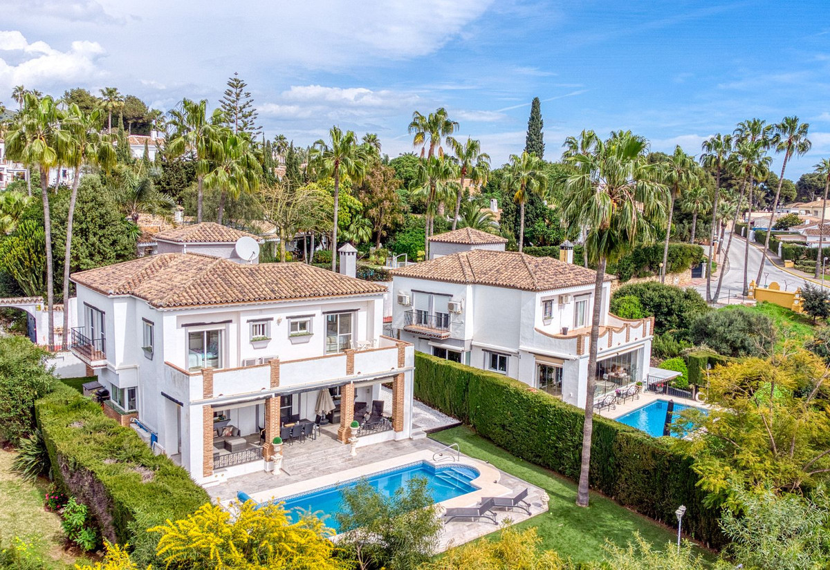 Image 1: Villa - Chalet For sale, Mijas Costa, €1,299,000 [HFMs701600]