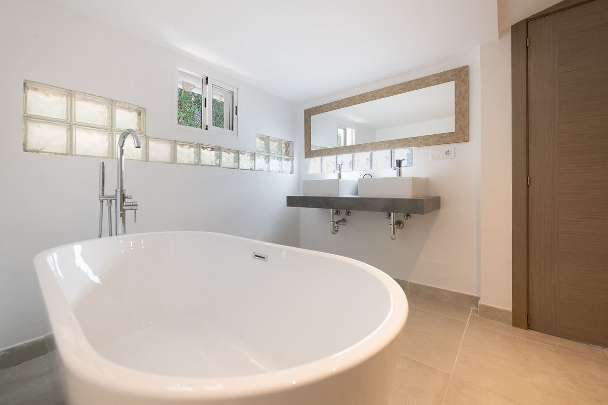 Image 17: Villa - Chalet For sale, Marbella, €2,500,000 [HFMs701229]