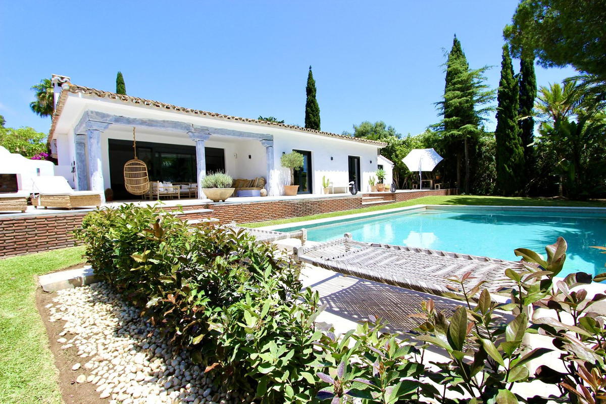 Image 40: Villa - Chalet For sale, Marbella, €2,500,000 [HFMs701229]
