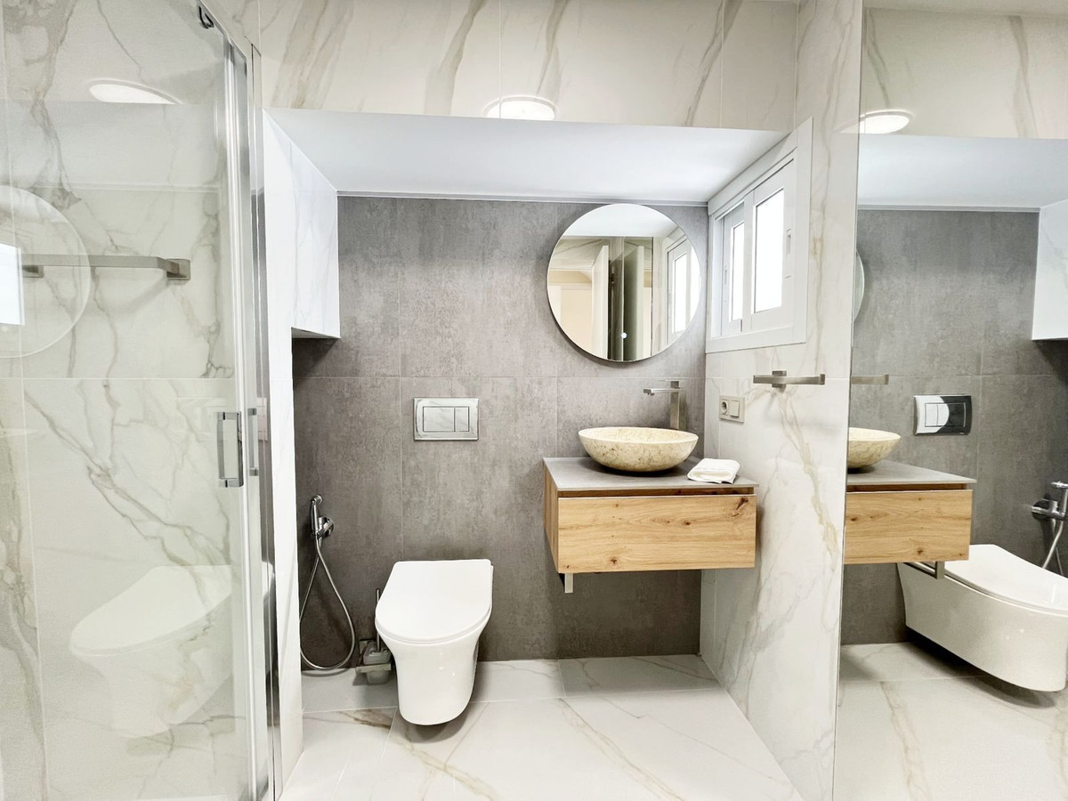 Image 16: Villa - Chalet For sale, Estepona, €1,190,000 [HFMs699443]