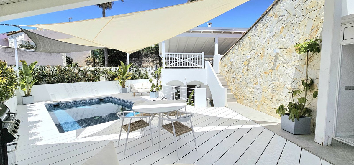 Image 3: Villa - Chalet For sale, Estepona, €1,190,000 [HFMs699443]