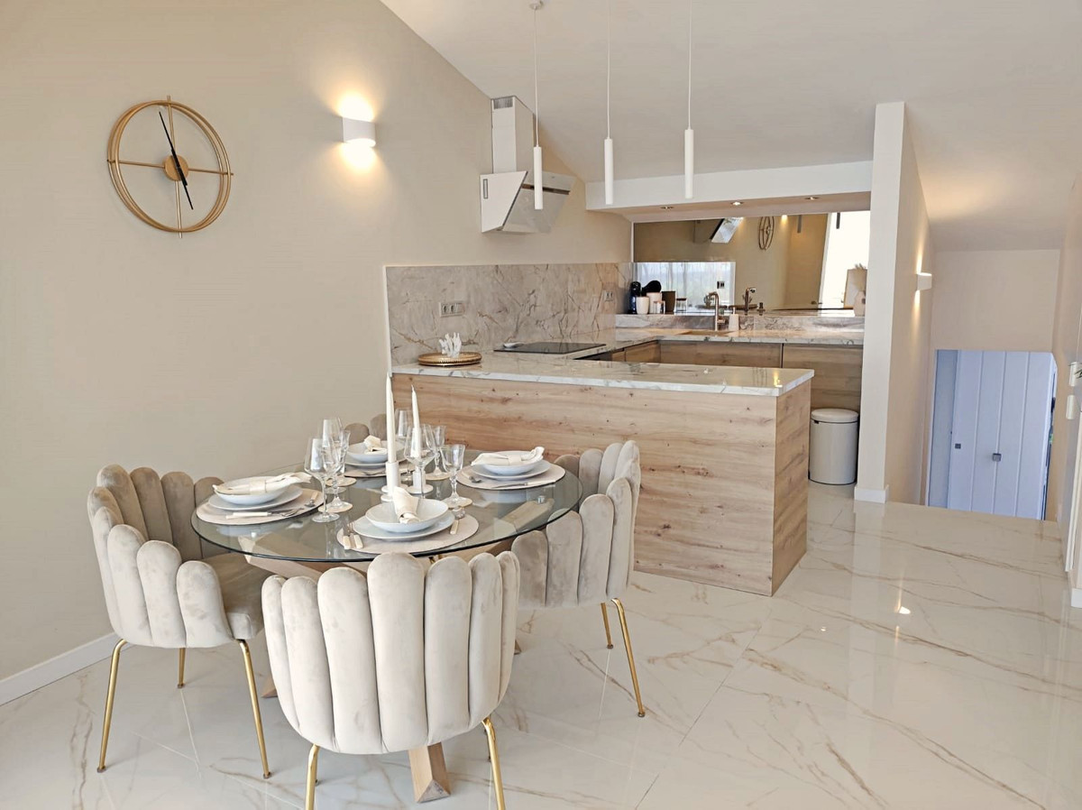 Image 10: Villa - Chalet For sale, Estepona, €1,190,000 [HFMs699443]