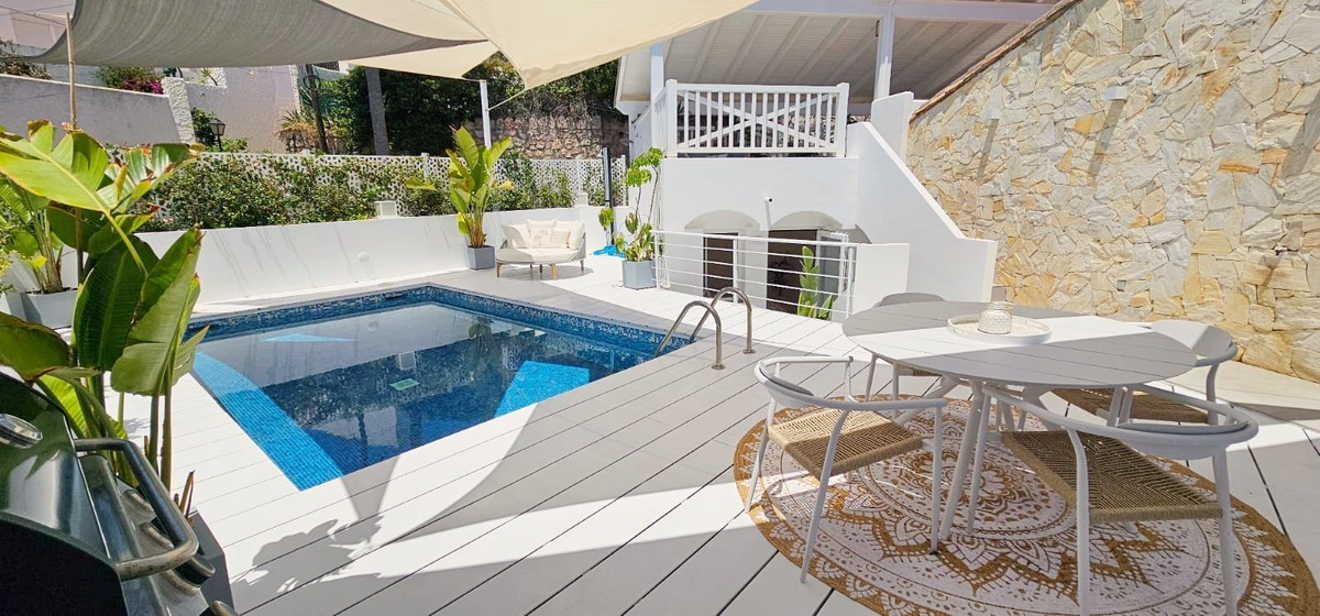 Image 1: Villa - Chalet For sale, Estepona, €1,190,000 [HFMs699443]