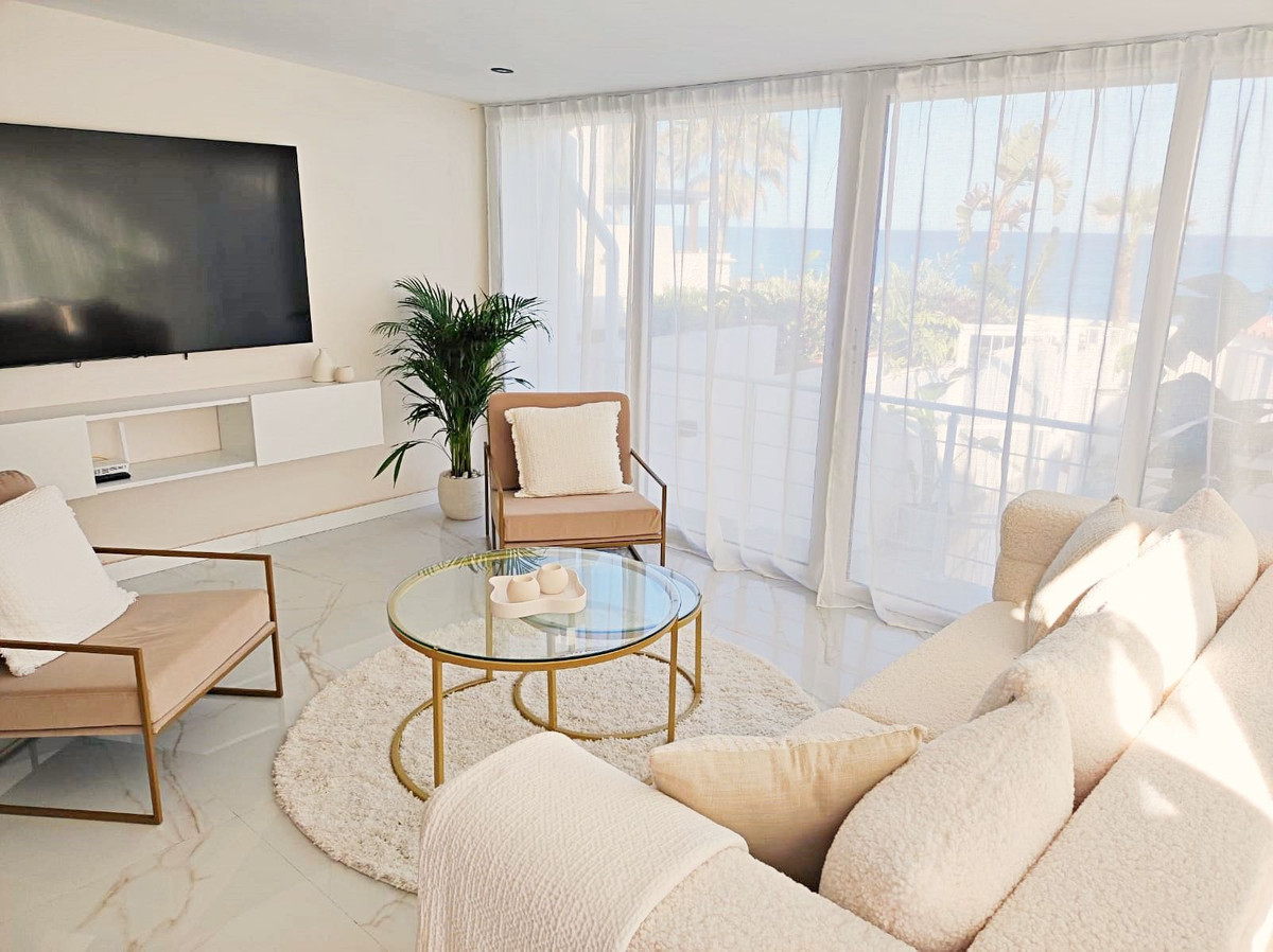 Image 35: Villa - Chalet For sale, Estepona, €1,190,000 [HFMs699443]