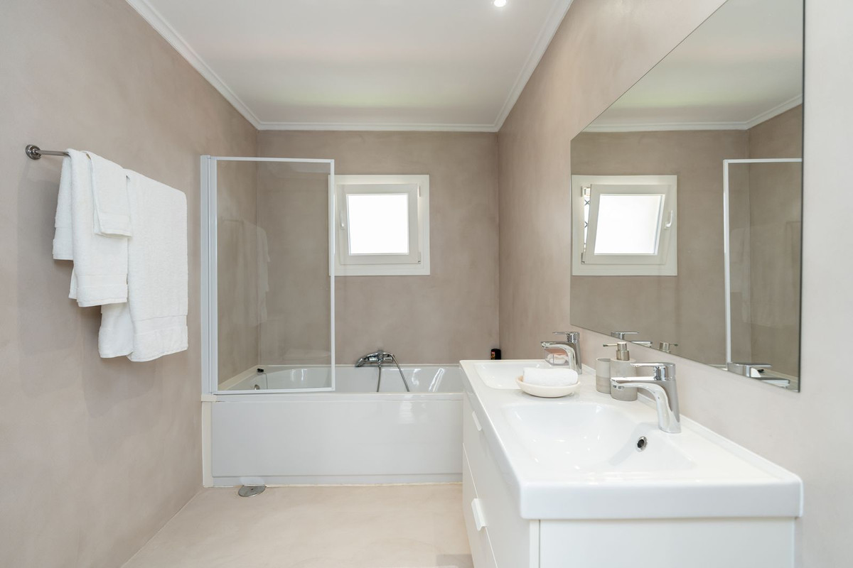 Image 16: Villa - Chalet For sale, San Pedro de Alcántara, €1,950,000 [HFMs698534]