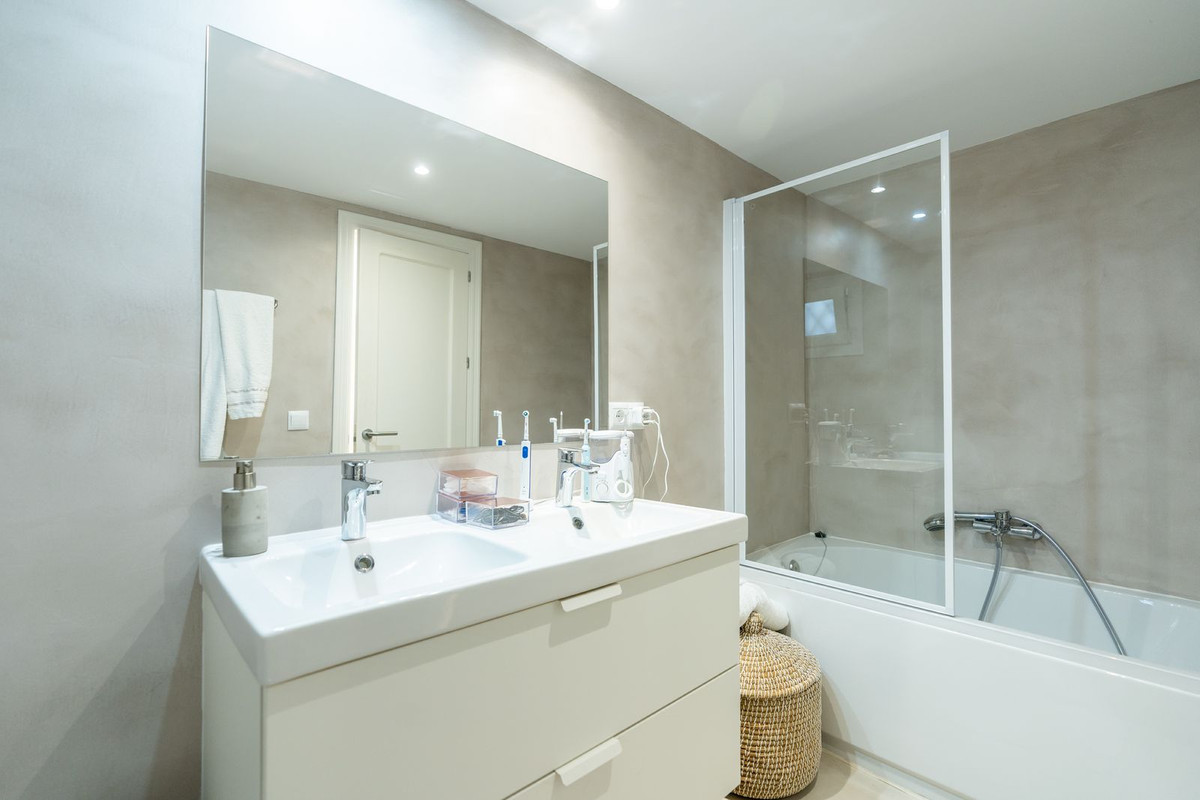 Image 18: Villa - Chalet For sale, San Pedro de Alcántara, €1,950,000 [HFMs698534]