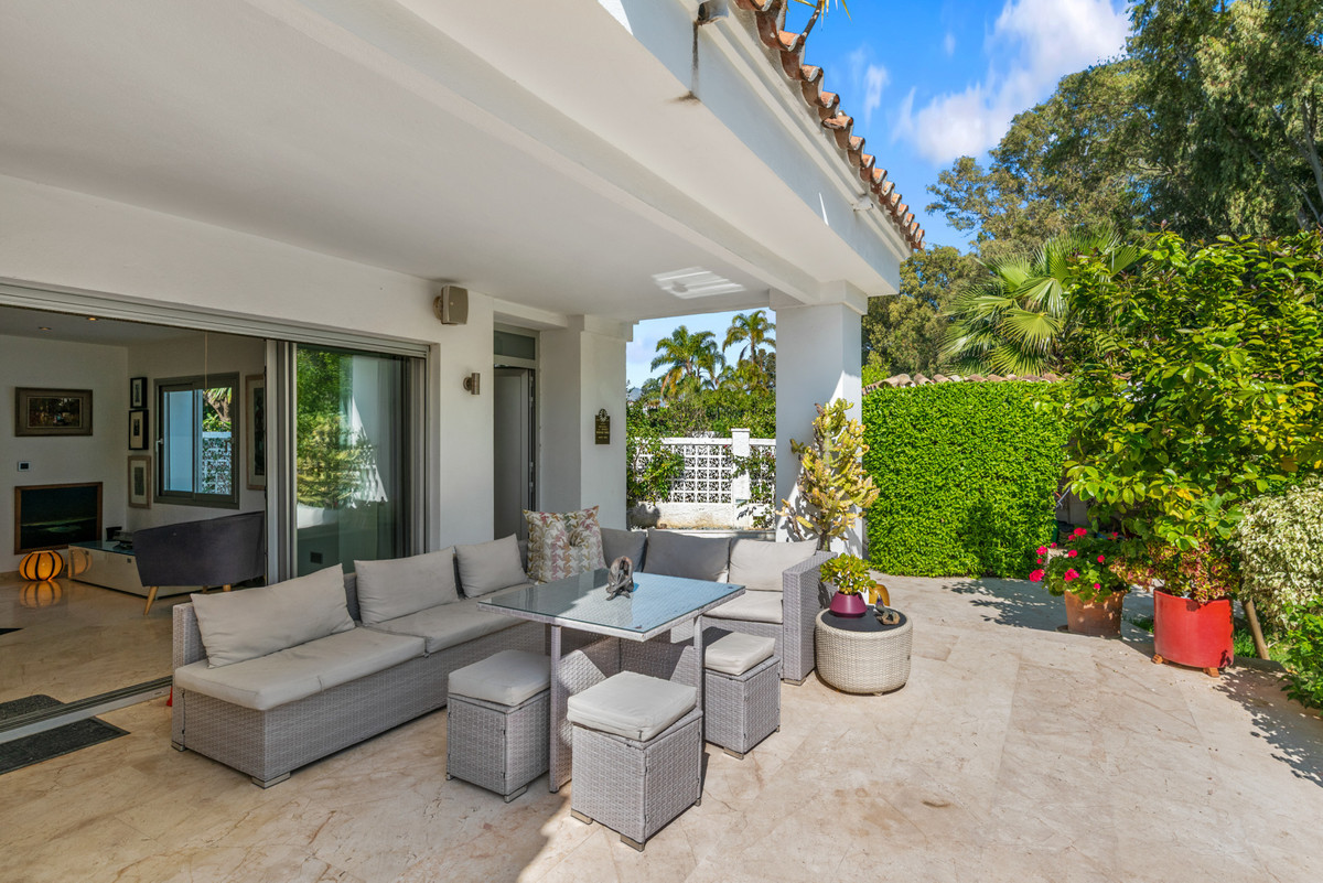 Image 5: Detached Villa For sale, San Pedro de Alcántara, €1,900,000 [HFMs698530]