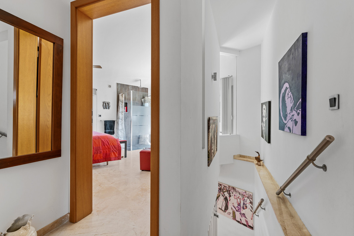 Image 32: Detached Villa For sale, San Pedro de Alcántara, €1,900,000 [HFMs698530]