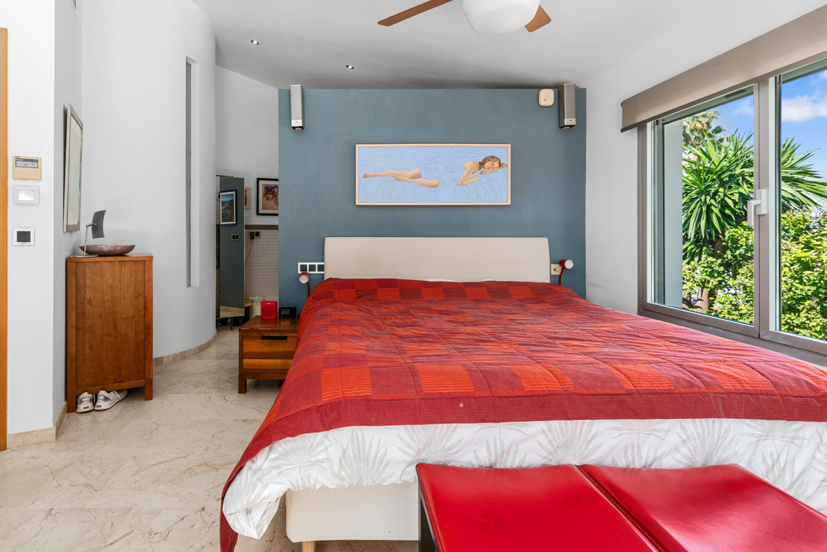 Image 18: Detached Villa For sale, San Pedro de Alcántara, €1,900,000 [HFMs698530]